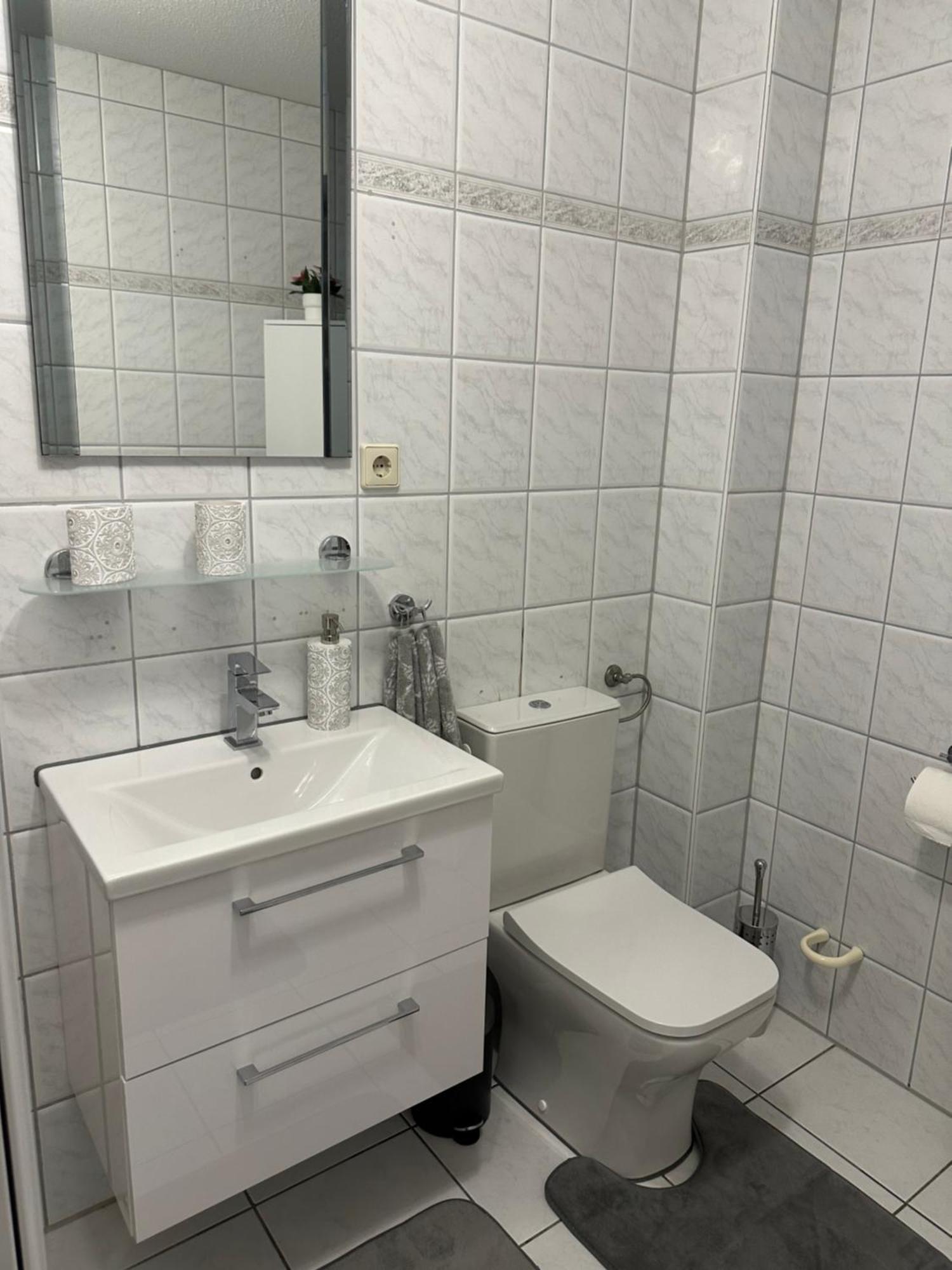 Zum Kaeutzchen 120Qm Ferienhaus 8 Personen 4 Schlafzimmer Nossentiner Huette Exteriör bild